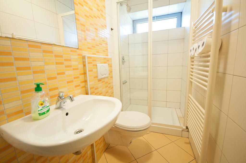Simbol With Free Private Parking Hostel *