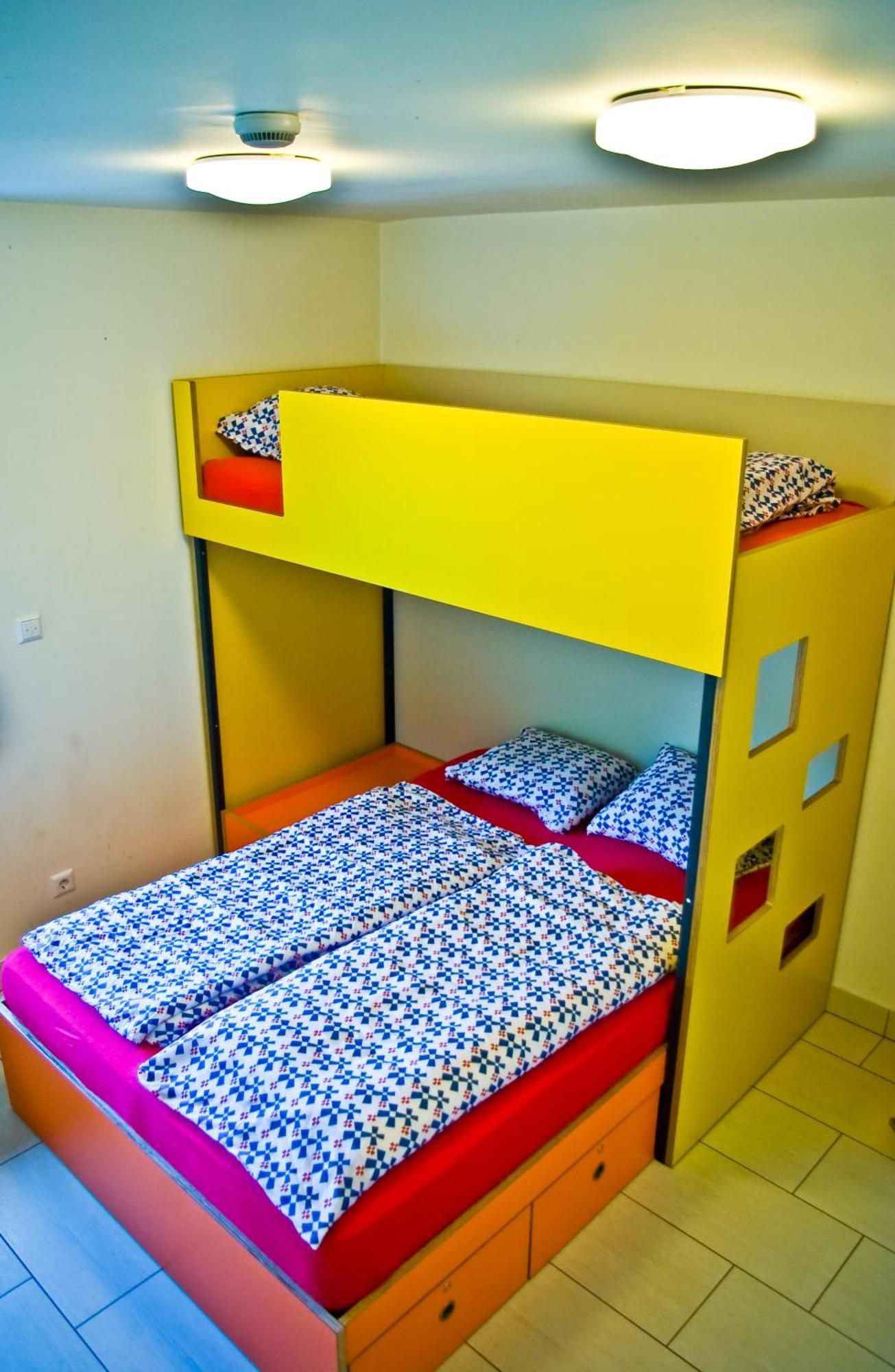 Hostel Simbol With Free Private Parking *